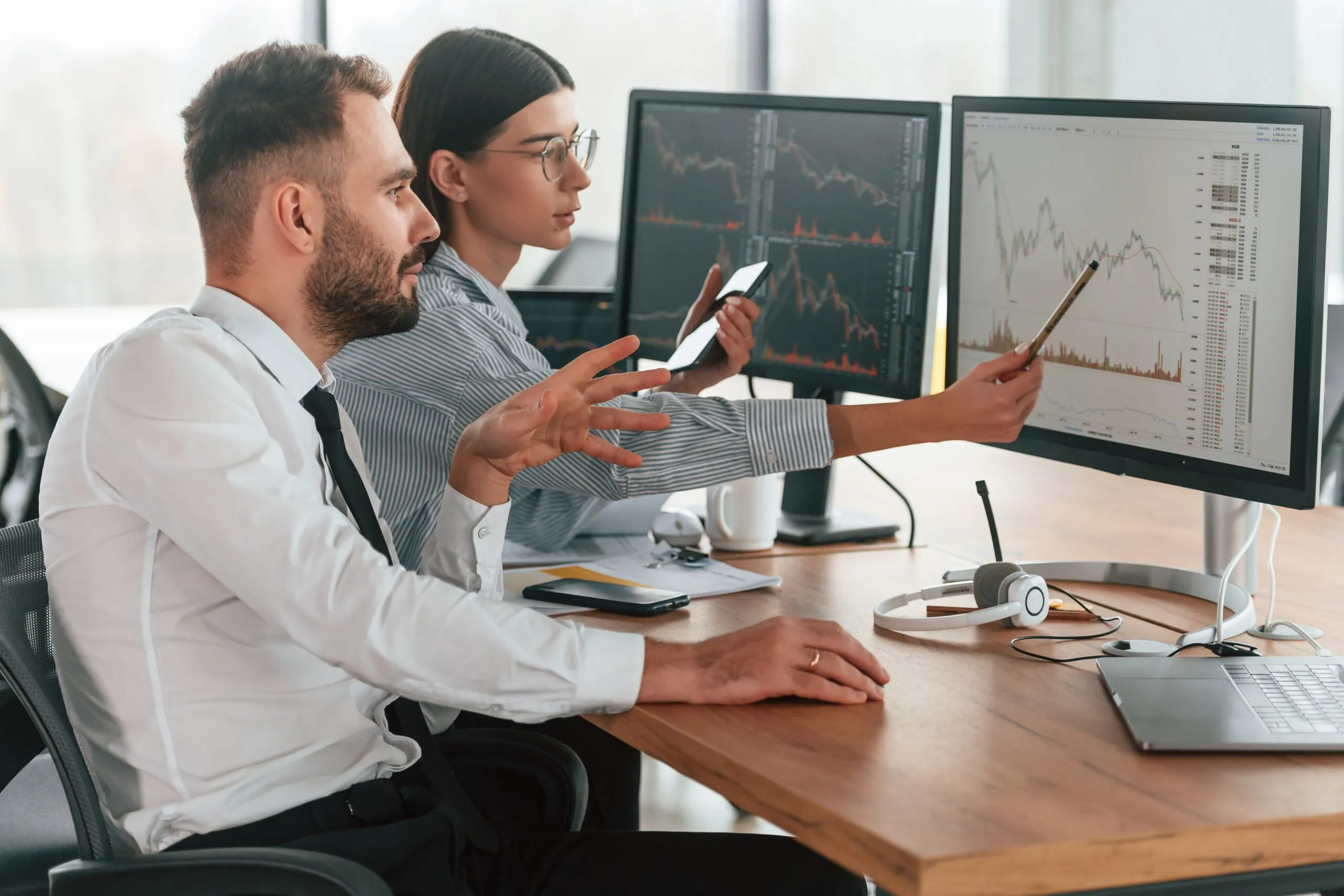 vecteezy_two-employees-are-working-in-the-office-together_62105917-scaled-1.jpg